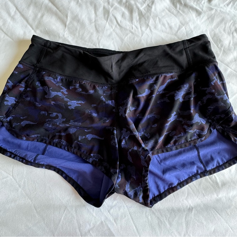 Lululemon Speed Up Shorts Size 8 Mini Hounds Camo Emperor Blue Black / Black